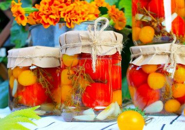 Pickled cherry tomatoes for winter without sterilization