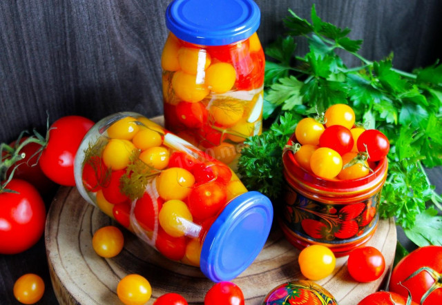 Sweet cherry tomatoes pickled for winter