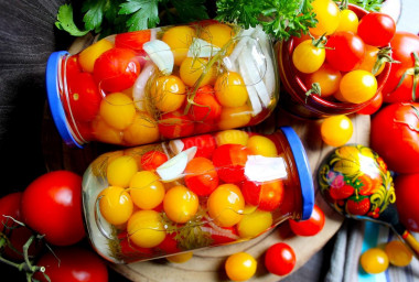 Sweet cherry tomatoes pickled for winter