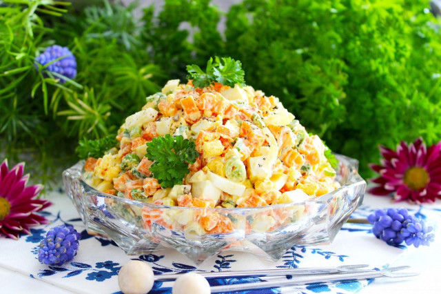 Salad eggs carrots onions