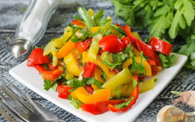 Pickled Bulgarian pepper is not for winter