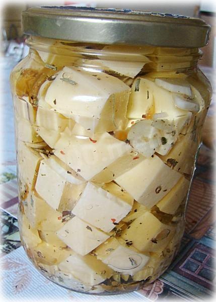 Cheese marinated with garlic