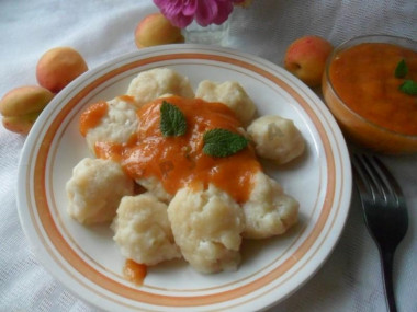 Lazy dumplings with semolina and cottage cheese