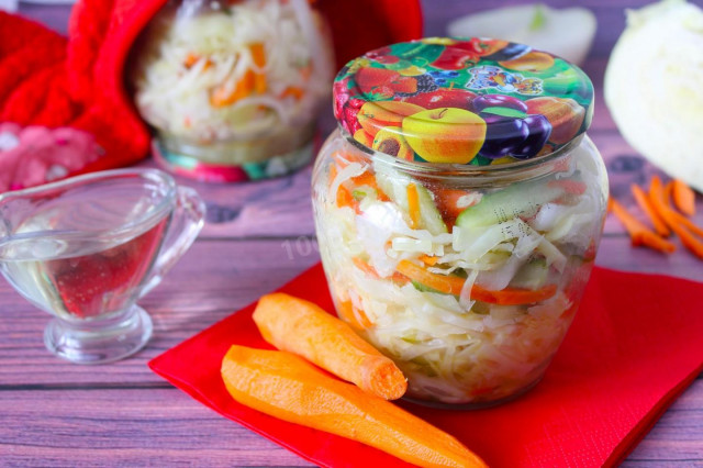 Cabbage salad with cucumbers for winter