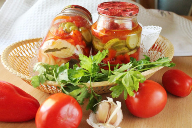 Onion, pepper, cucumber and tomato salad for winter