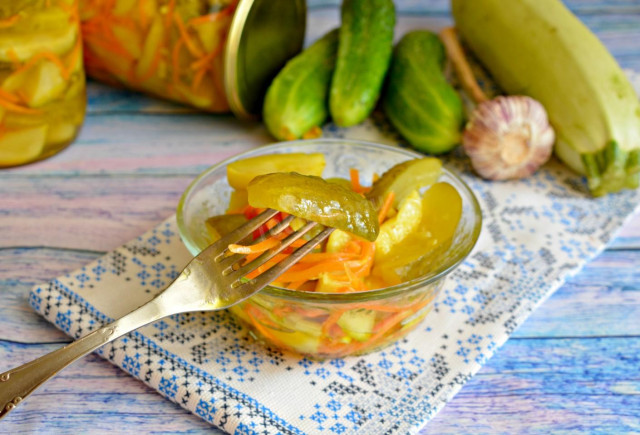 Zucchini salad with cucumbers for winter