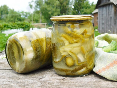 Cucumbers with mustard powder for winter