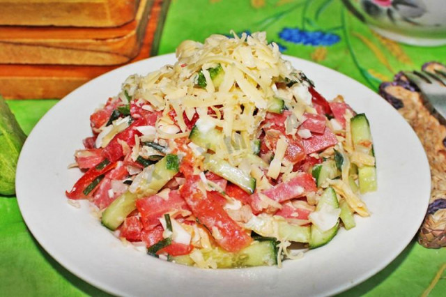 Bahor salad with sausage