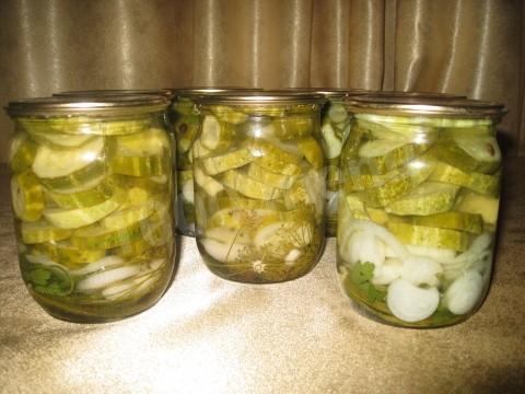 Cucumber salad with dill for winter