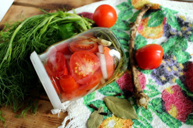 Tomatoes in halves for winter