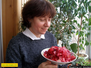 Korean cabbage with beetroot