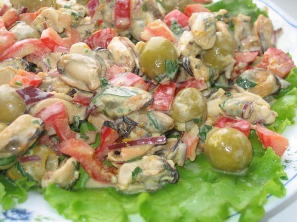 Salad with pickled mussels and Chinese cabbage