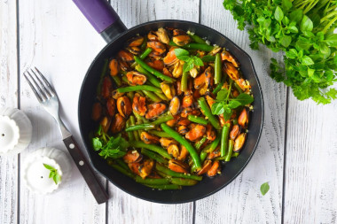 How to cook frozen peeled mussels in a frying pan