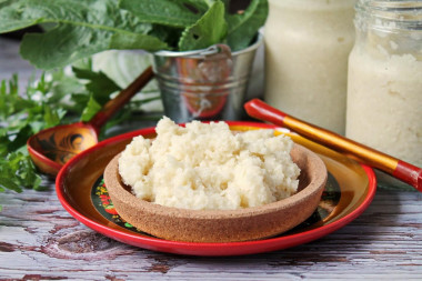 Homemade grated table horseradish