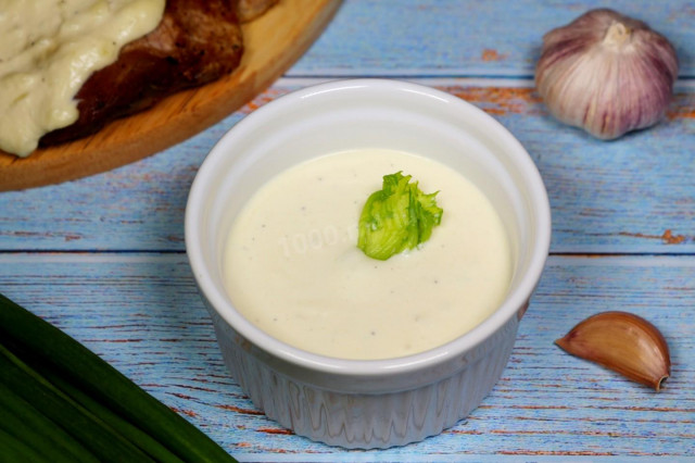 Creamy garlic sauce