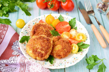 Chicken cutlets with zucchini