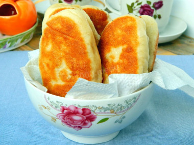 Fried yeast custard pies