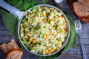 Rice with frozen vegetables