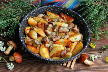 Fried buttermilk with potatoes