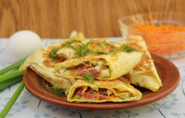 Pita bread envelopes with ham and cheese