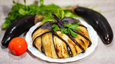 Eggplant cake with tomatoes