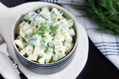 Salad with cucumber, apple and celery