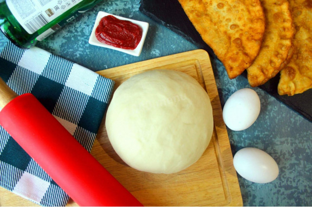 Dough for crunchy chebureks on mineral water