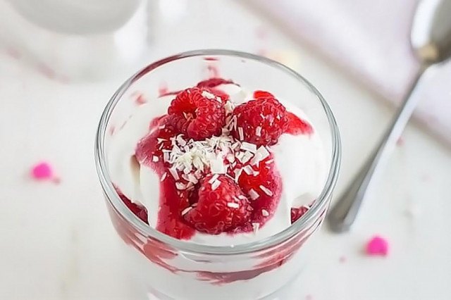 Raspberry parfait