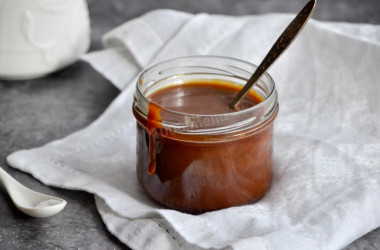 Homemade salted caramel - caramel sauce