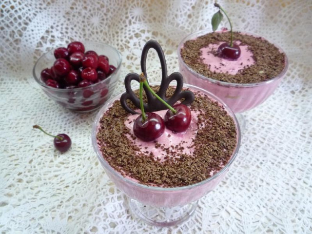 Cherry with cream