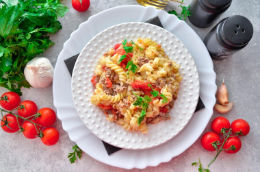 Pasta with minced meat in a slow cooker