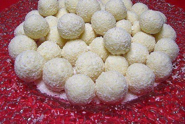 Raffaello with almonds from condensed milk