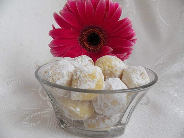 White Truffle Candies