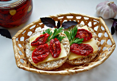 Dried tomatoes in a vegetable dryer for winter