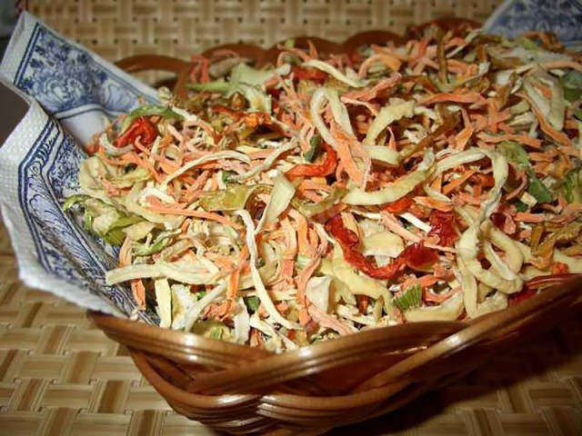 Dried onion with vegetables for soup