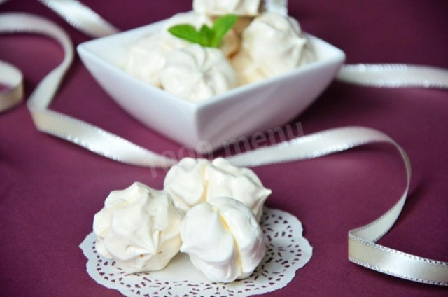 Classic meringue in the oven at home