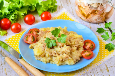 Mashed potatoes with stew