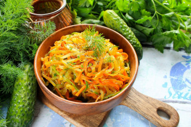 Salad with fried cucumbers