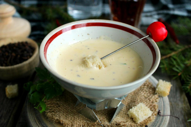 Homemade cheese fondue