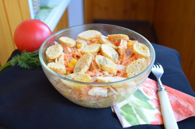 Carousel salad with Korean carrots and crackers