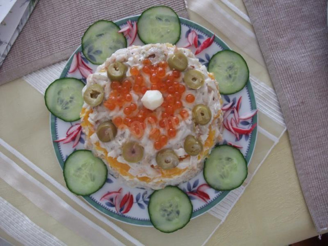 Pearl salad with caviar and salmon layers