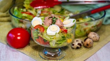 Salad with canned tuna, corn and egg