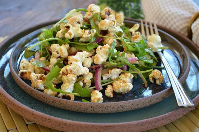 Popcorn salad