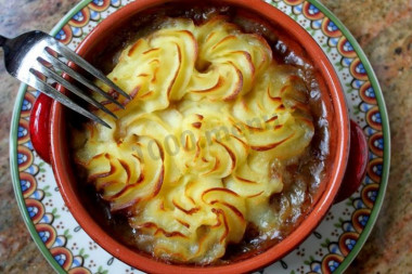 Casserole with minced meat in the microwave