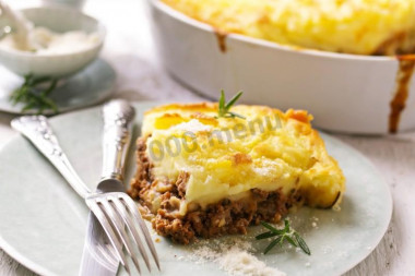 Casserole with minced meat in the microwave