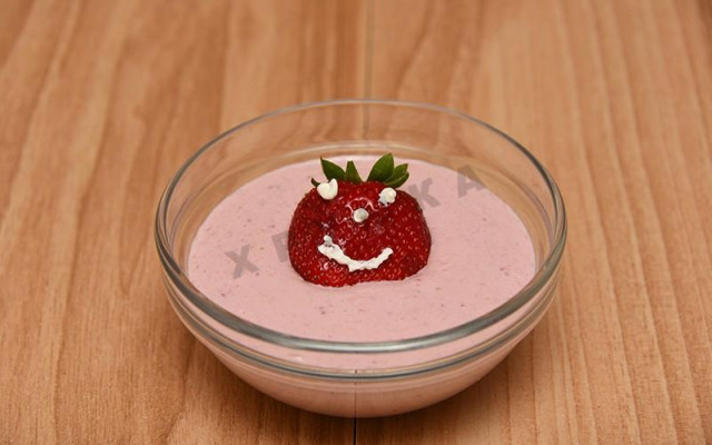 Cottage cheese dessert in a blender for children