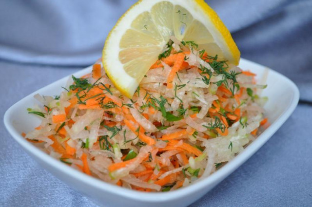 Fitness salad of green radish with carrots