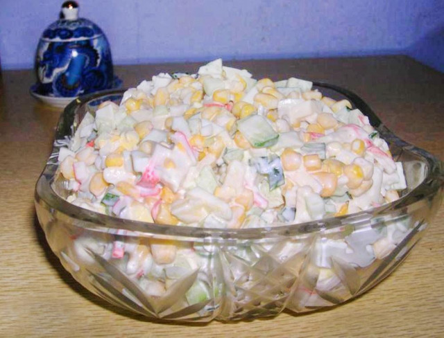 Sissy salad with crab sticks