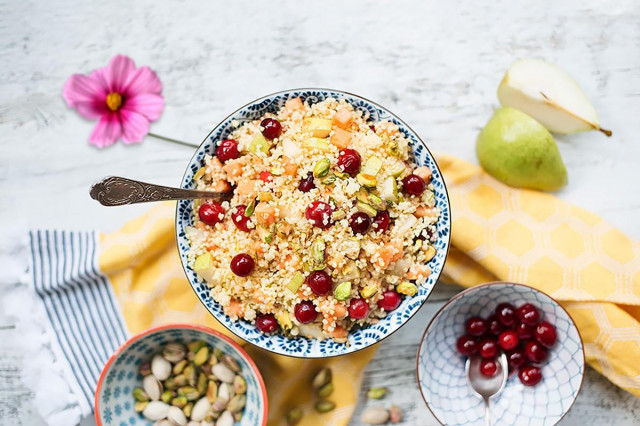 Crumbly millet porridge with milk