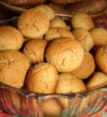 Honey balls with nuts for breakfast